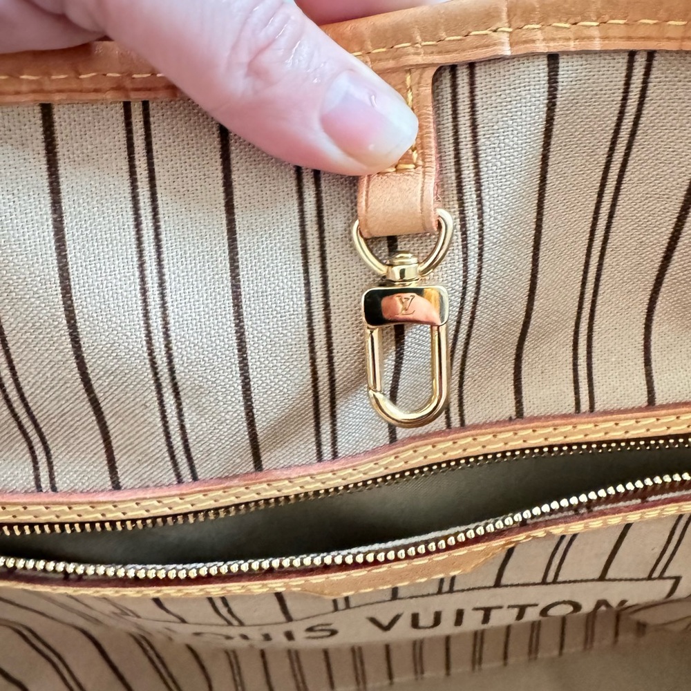 Authentic Louis Vuitton Neverfull GM - Picture 5 of 10